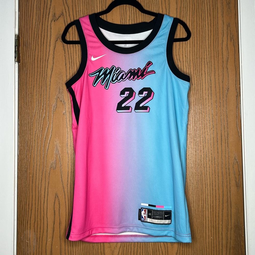 Jimmy Butler Jersey NO. 22